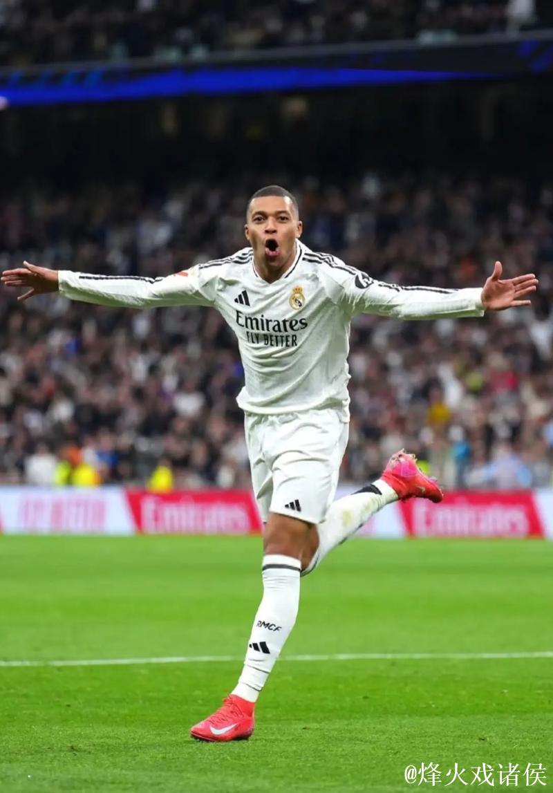 姆巴佩7分钟帽子戏法，逼近C罗梅西欧冠成就！皇马18