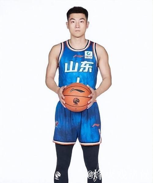 高诗岩17+9山东险胜新疆 齐麟17分李炎哲15分 高诗岩17+9山东险胜新疆 齐麟17分李炎哲15分